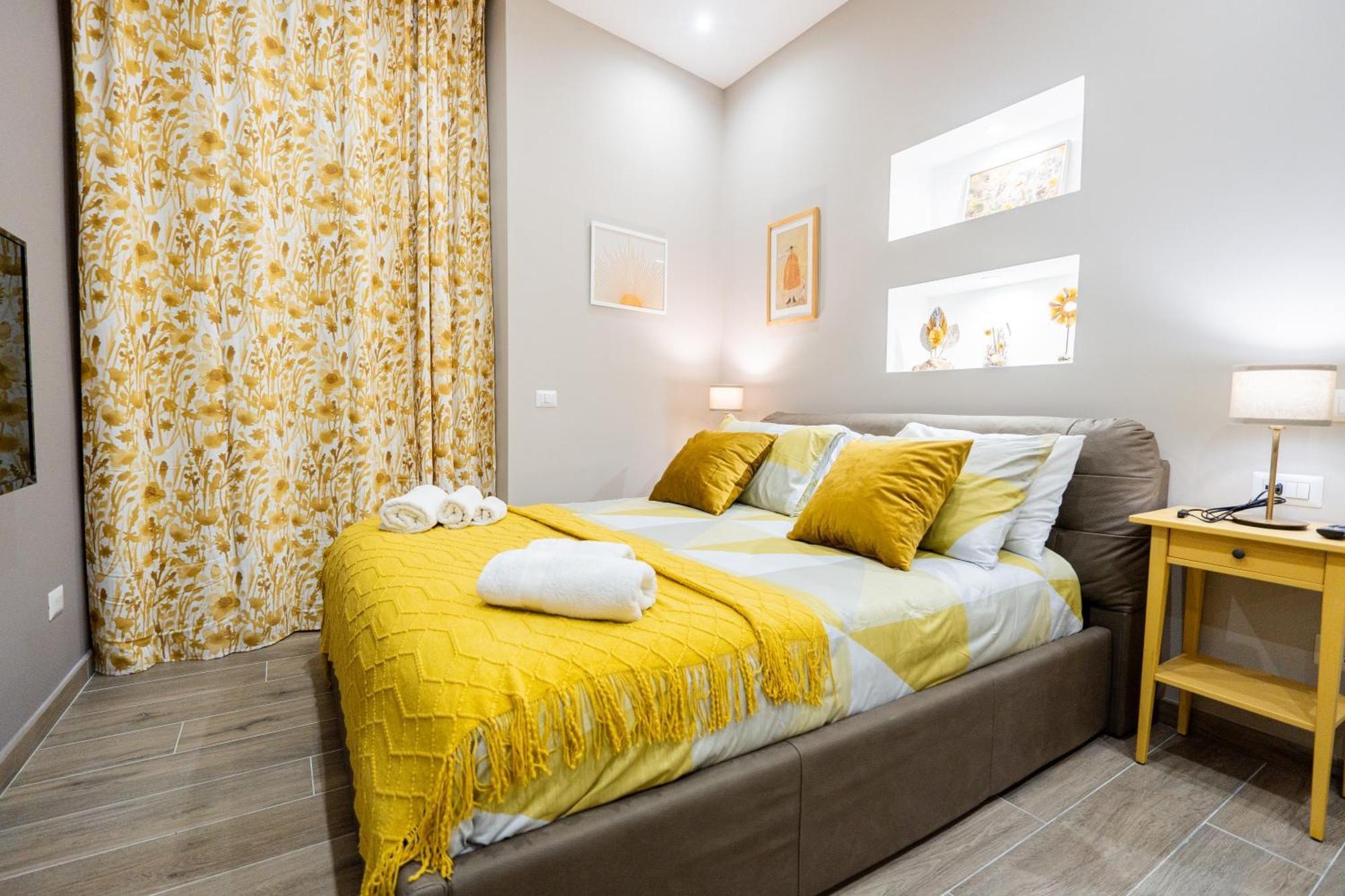La Casa Di Bianca - Modern Suites Near Plebiscito Napoli Bagian luar foto