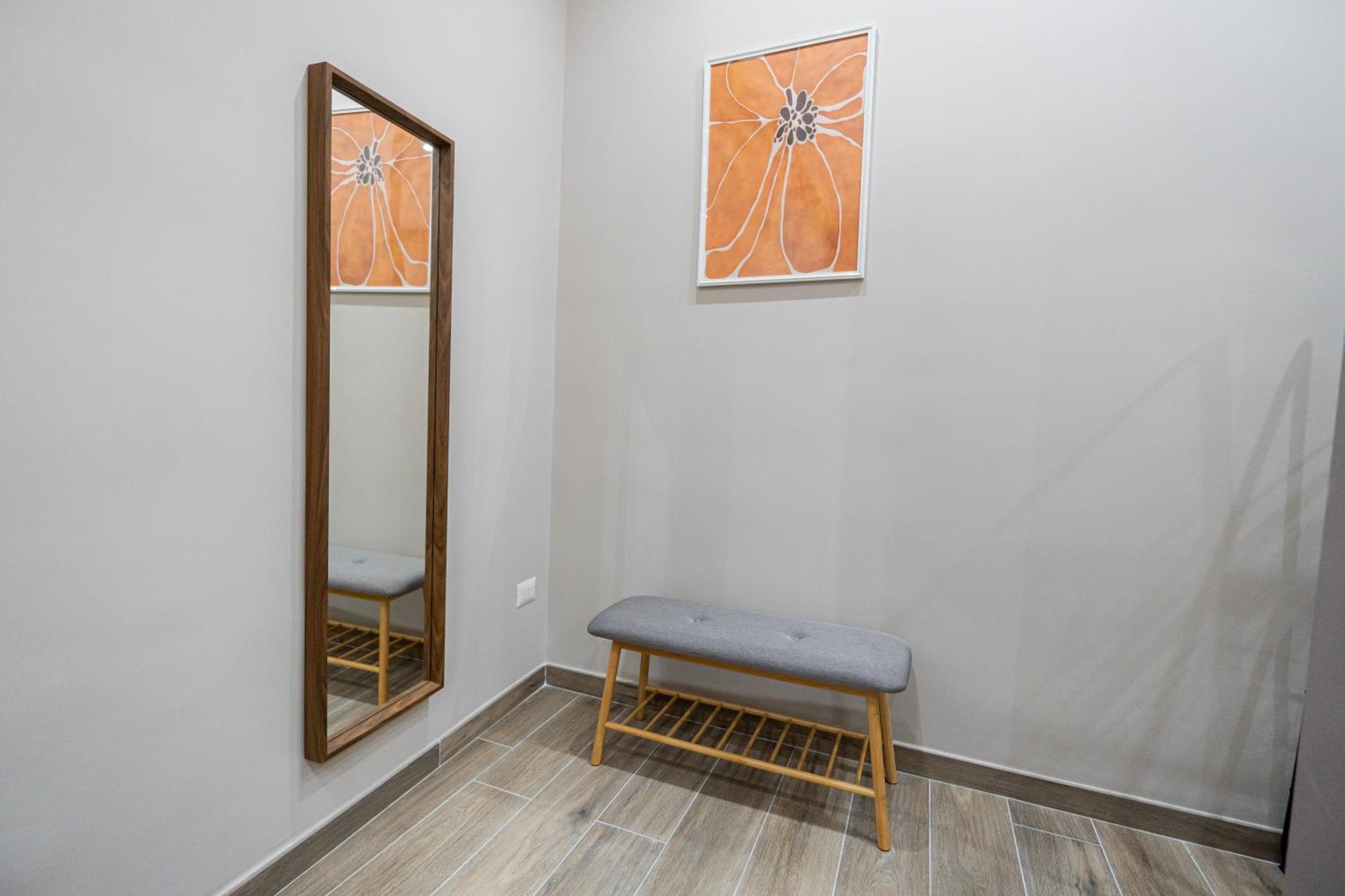 La Casa Di Bianca - Modern Suites Near Plebiscito Napoli Bagian luar foto