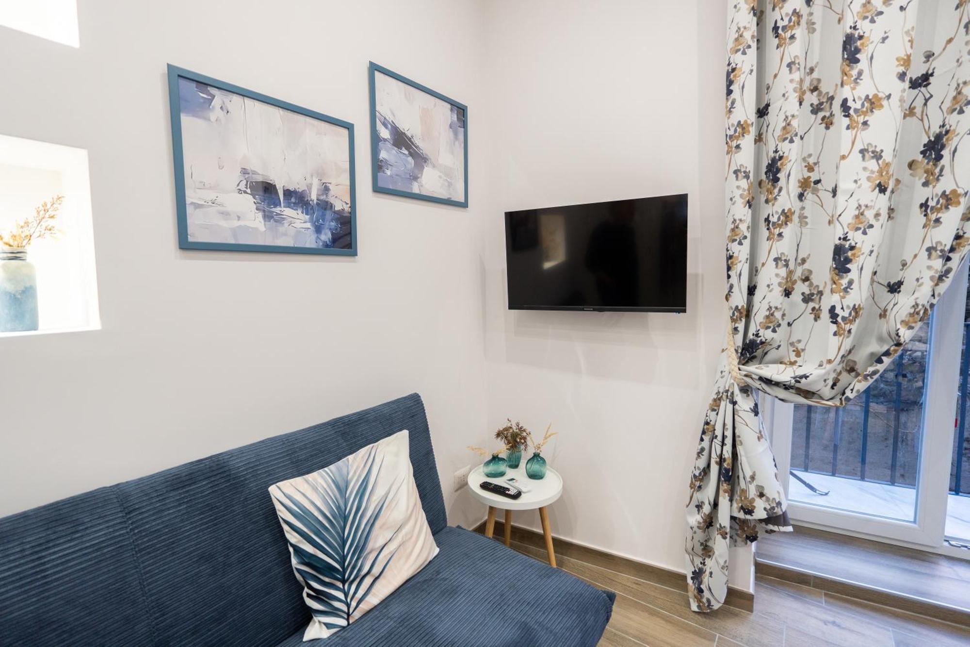 La Casa Di Bianca - Modern Suites Near Plebiscito Napoli Bagian luar foto