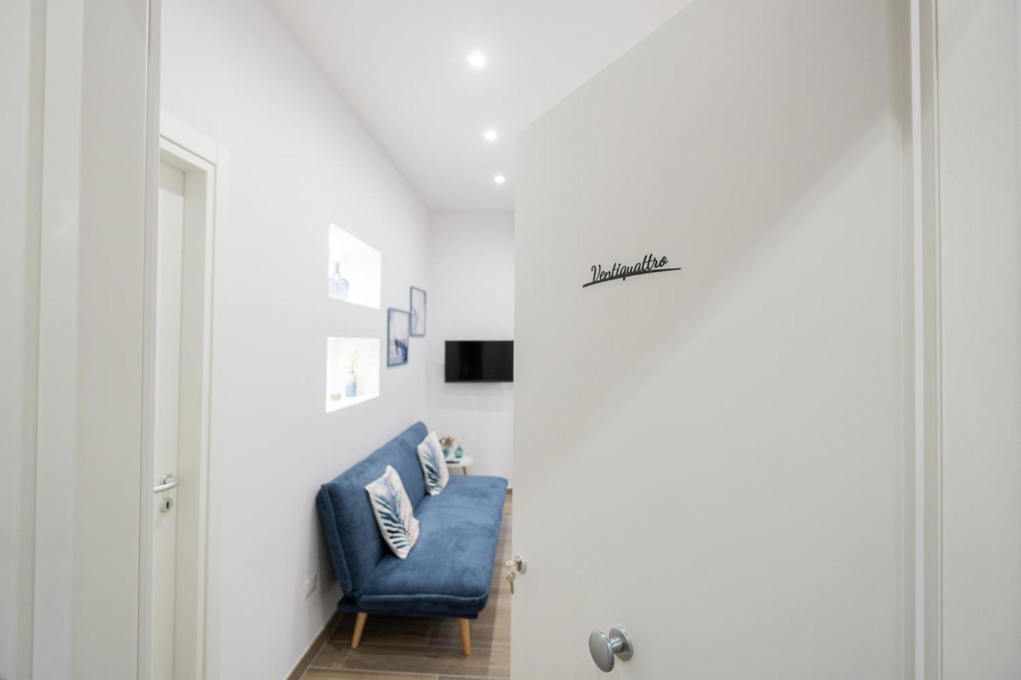 La Casa Di Bianca - Modern Suites Near Plebiscito Napoli Bagian luar foto