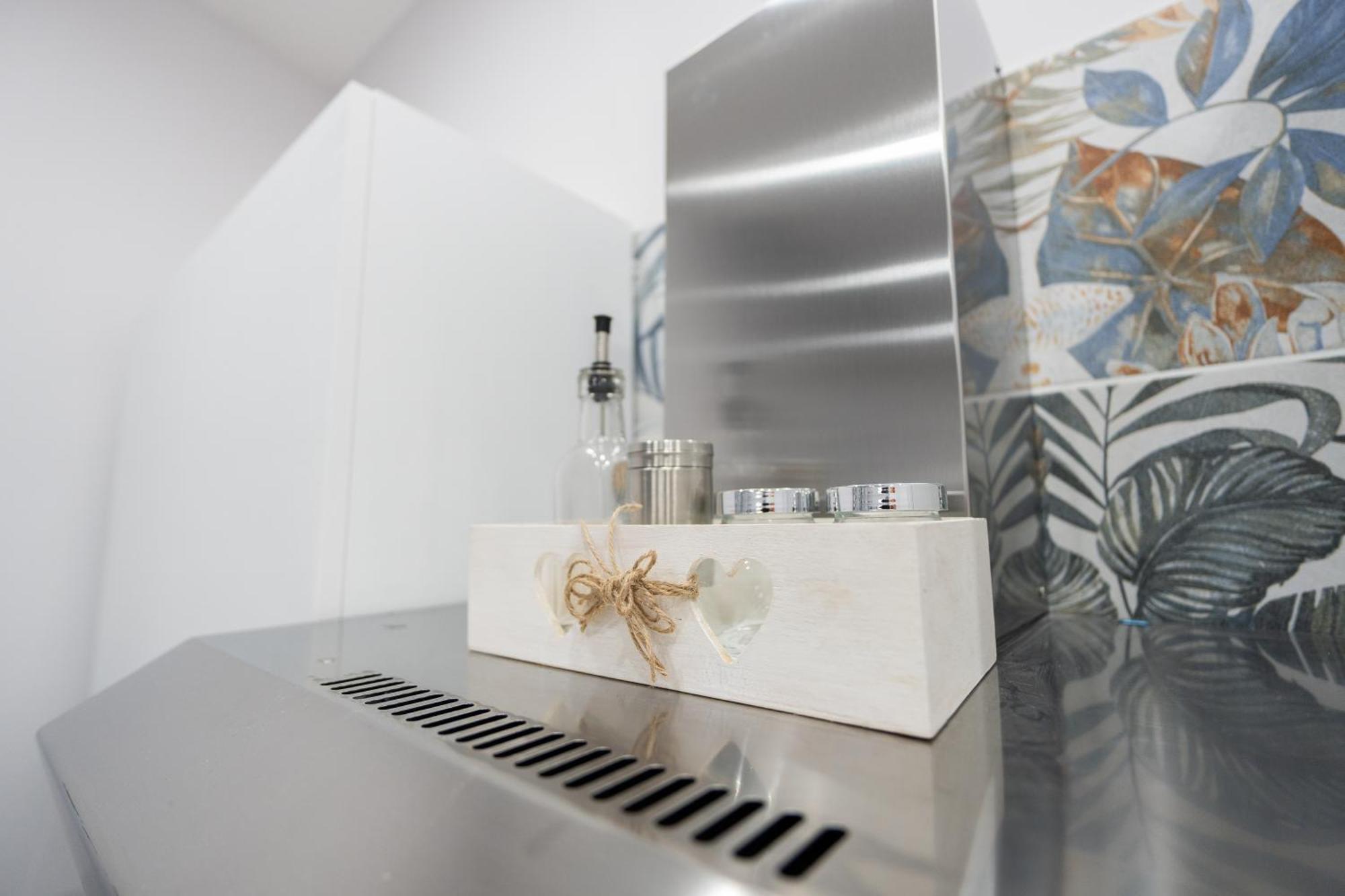 La Casa Di Bianca - Modern Suites Near Plebiscito Napoli Bagian luar foto