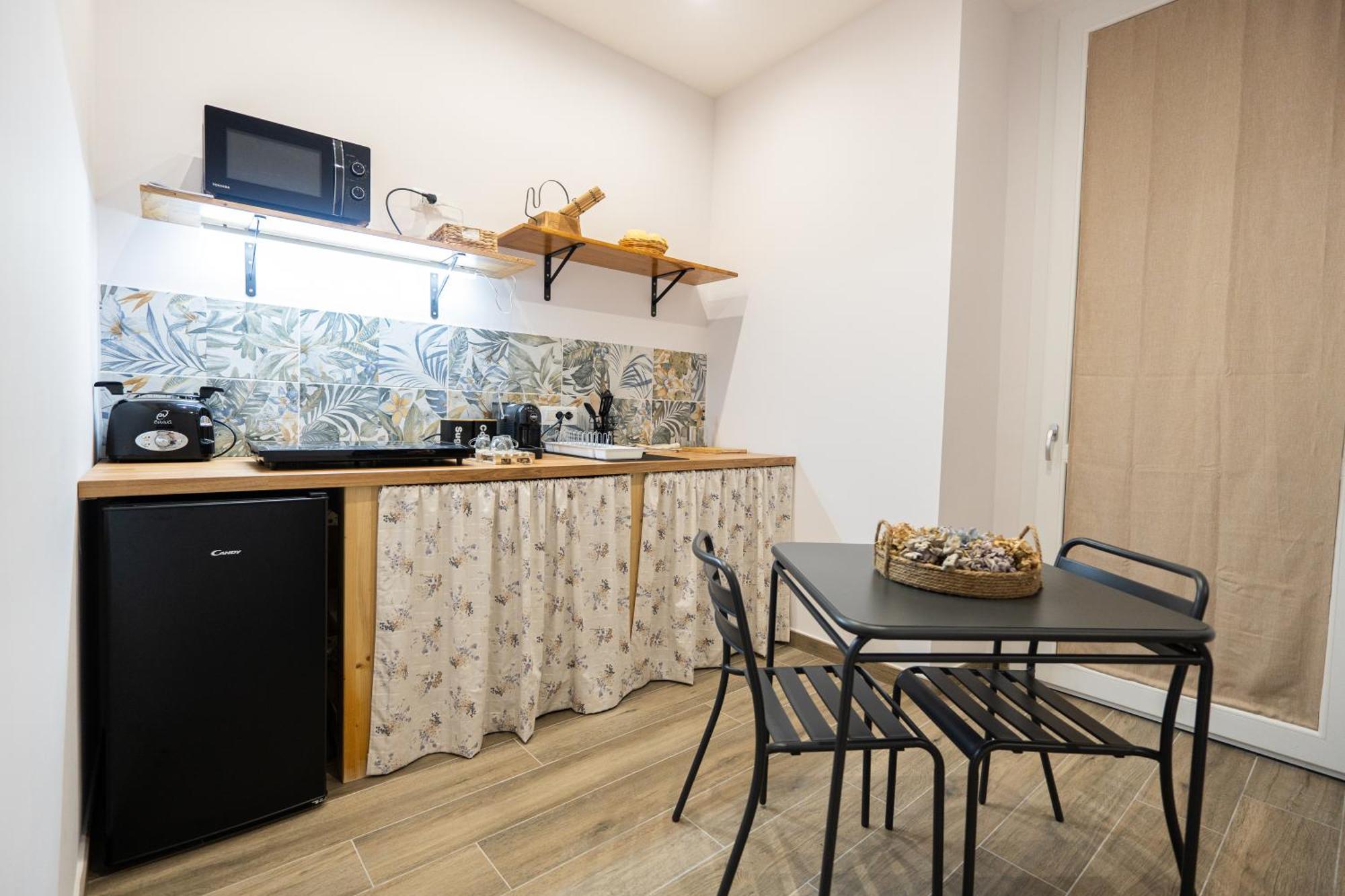 La Casa Di Bianca - Modern Suites Near Plebiscito Napoli Bagian luar foto