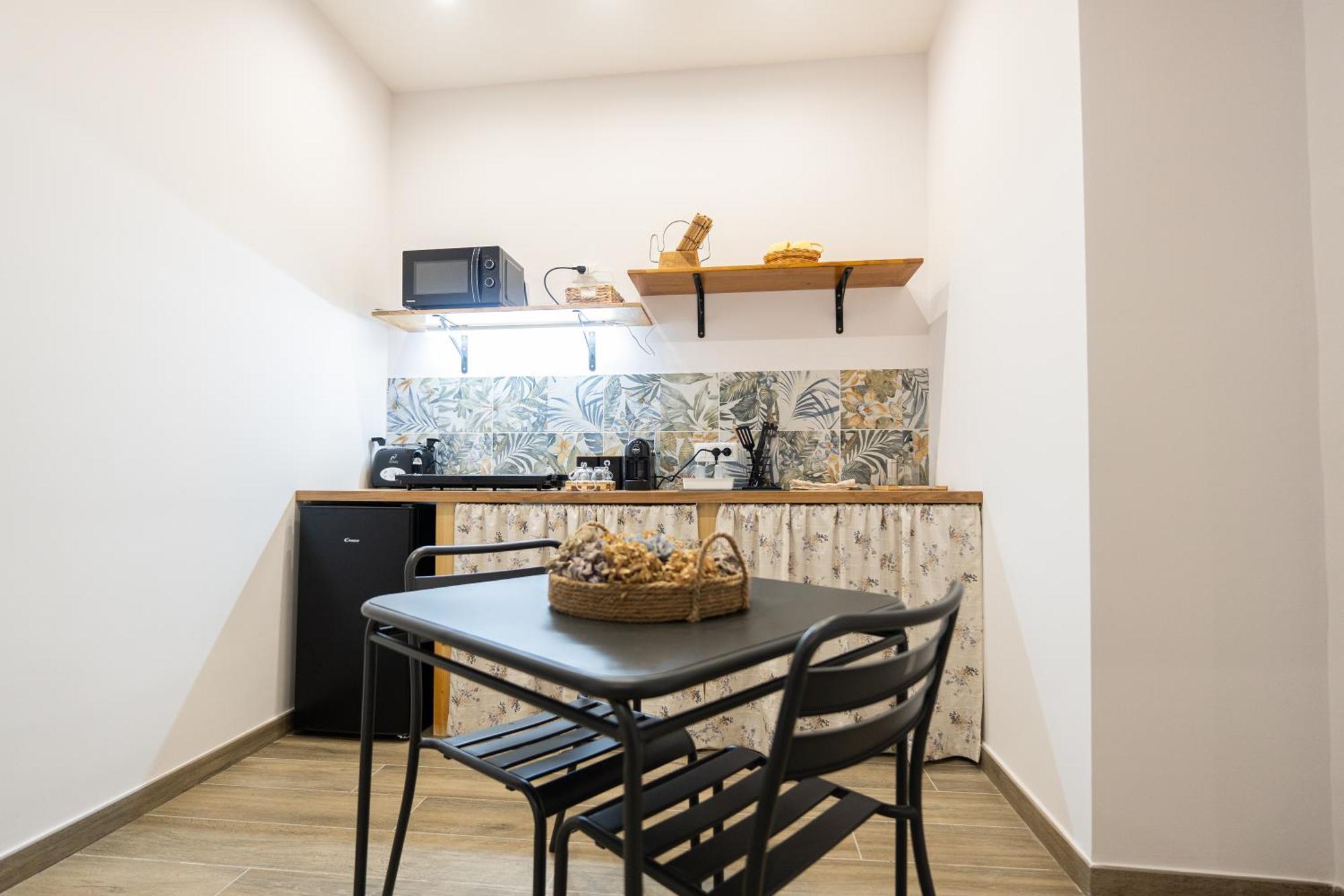 La Casa Di Bianca - Modern Suites Near Plebiscito Napoli Bagian luar foto